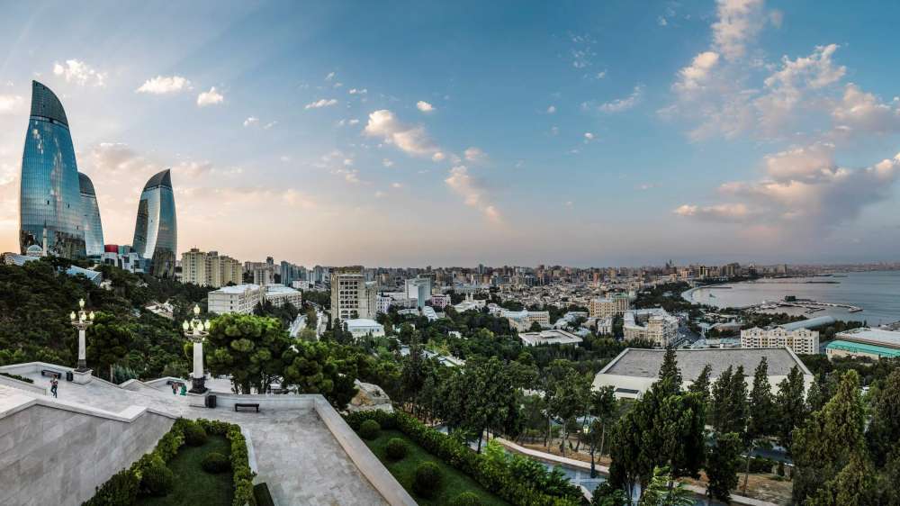 Qobustan və İçəri Şəhəri kəşf et