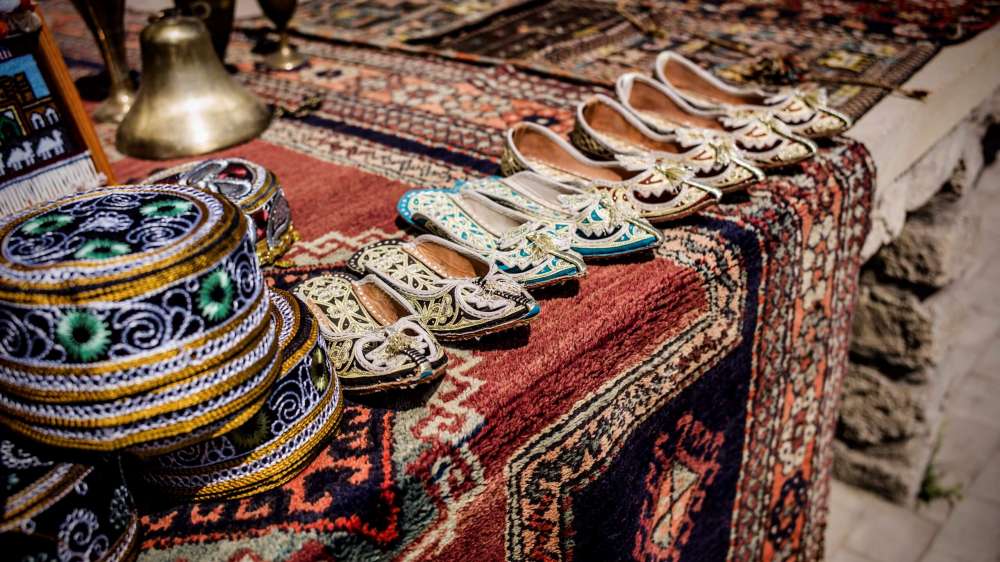 Qobustan və İçəri Şəhəri kəşf et