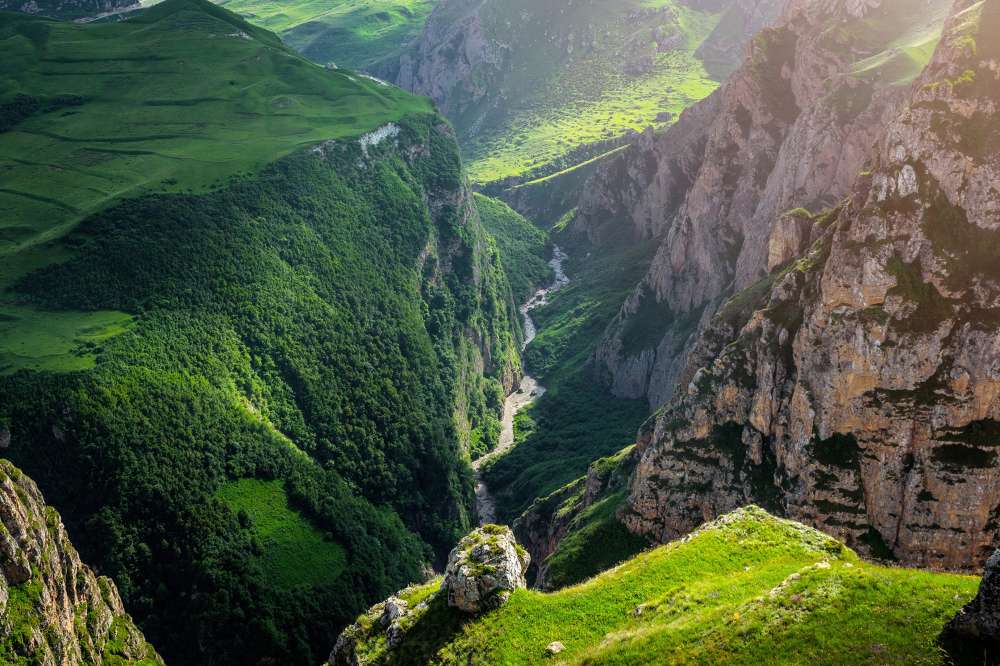 L'incroyable ville de Guba et le parcours de golf